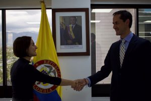 Foto Directora posesionó a subdirector de administracion y seguimiento 4