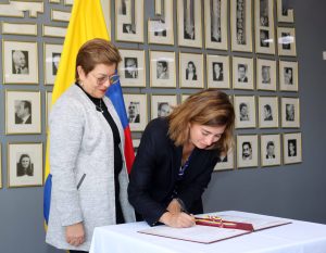 foto Posesión de la directora del SPE, Paula Herrera Idárraga