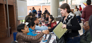 foto publicacion 373 mil mujeres consiguieron empleo formal durante 2019 a través del SPE