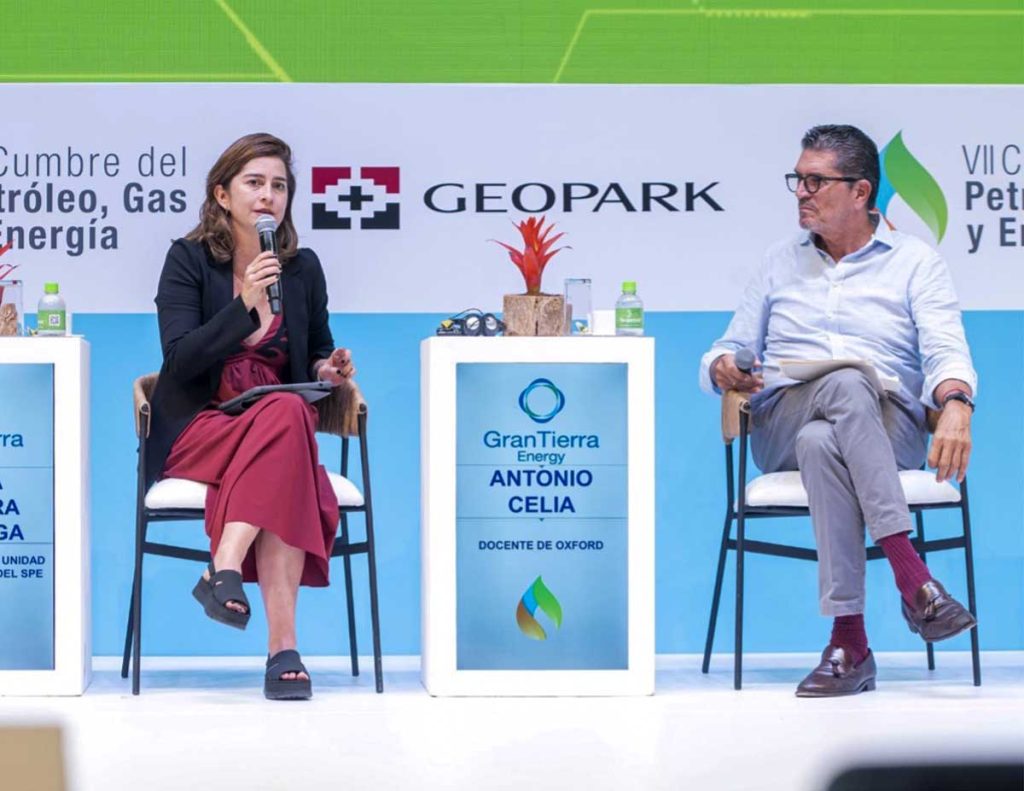 Foto evento de la VII Cumbre de Petróleo, Gas y Energía.