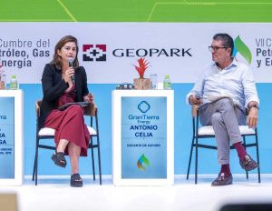 Foto evento de la VII Cumbre de Petróleo, Gas y Energía.